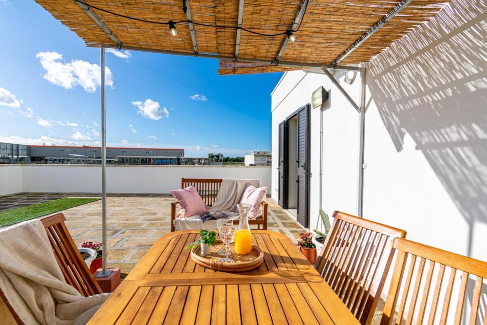 La Terrazza Di Zoe - Castromediano Cavallino di Lecce Exterior foto