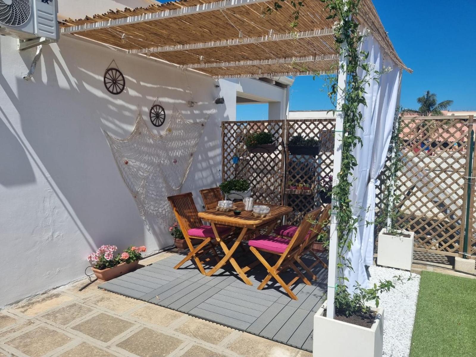 La Terrazza Di Zoe - Castromediano Cavallino di Lecce Exterior foto