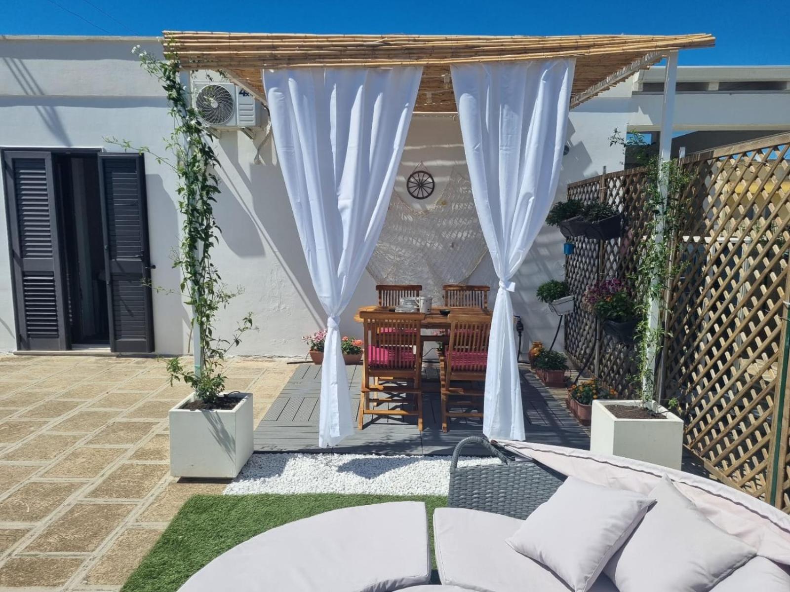 La Terrazza Di Zoe - Castromediano Cavallino di Lecce Exterior foto