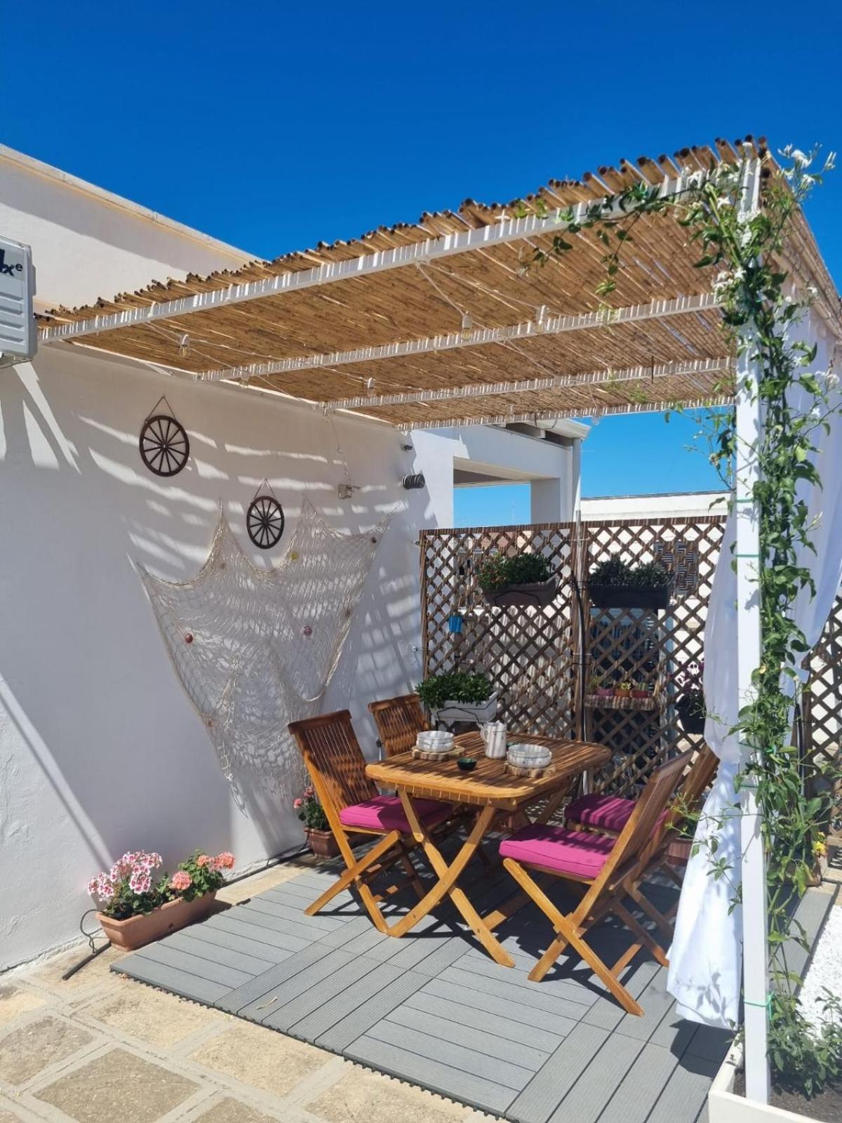 La Terrazza Di Zoe - Castromediano Cavallino di Lecce Exterior foto