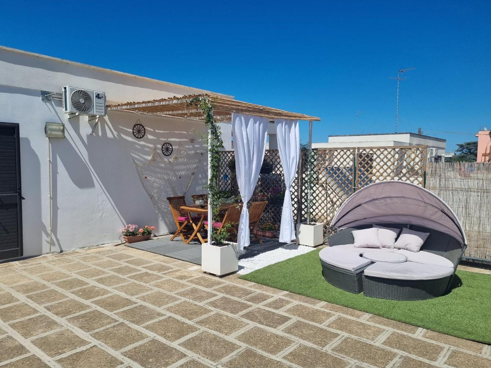 La Terrazza Di Zoe - Castromediano Cavallino di Lecce Exterior foto