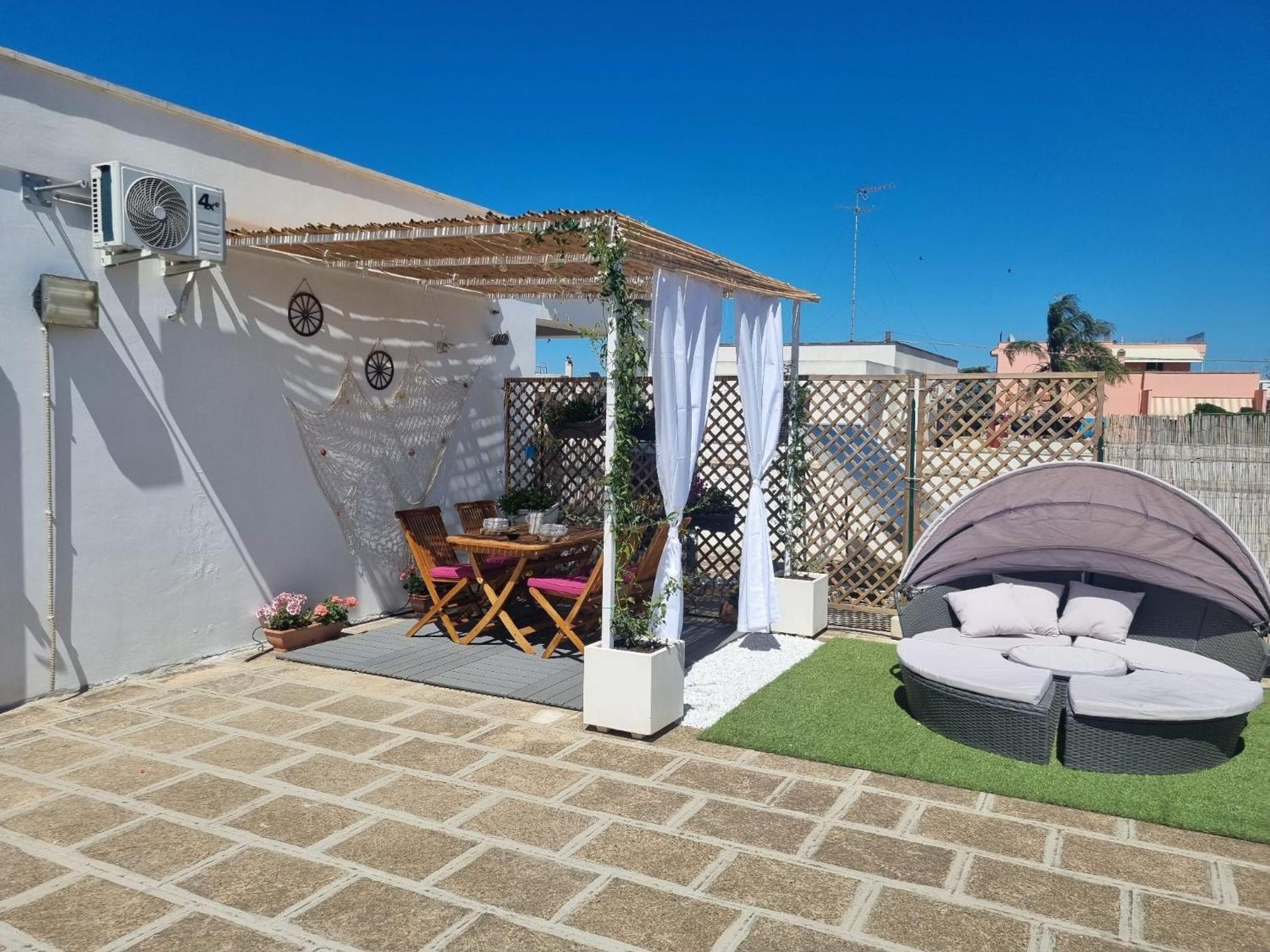 La Terrazza Di Zoe - Castromediano Cavallino di Lecce Exterior foto